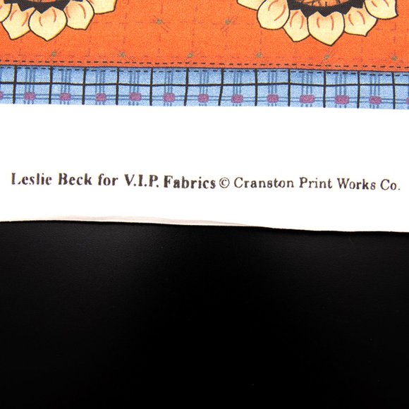 ‘Pumpkin Hollow’ Wall Quilt Panel VIP Fabrics - Picture 6 of 7